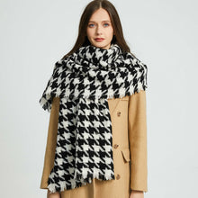 Load image into Gallery viewer, 3918-01 WAMSOFT Luxury cashmere scarf,  women‘s Premium cashmere Scarves,Black white houndstooth
